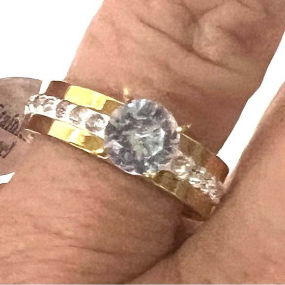 Victoria Leland Designs Elegant Gold and Silver Ring - Picture 2 of 3